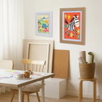 Picture Frame with Magnetic Closure