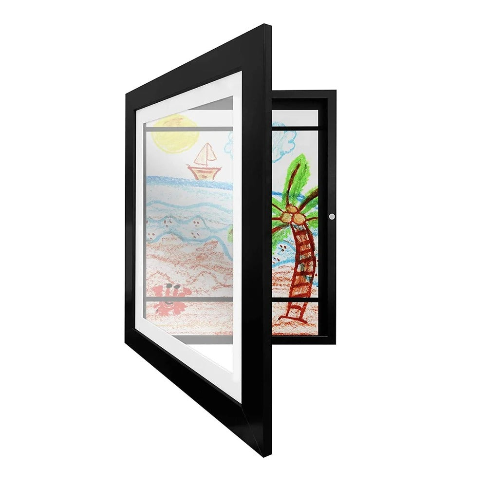 Picture Frame with Magnetic Closure