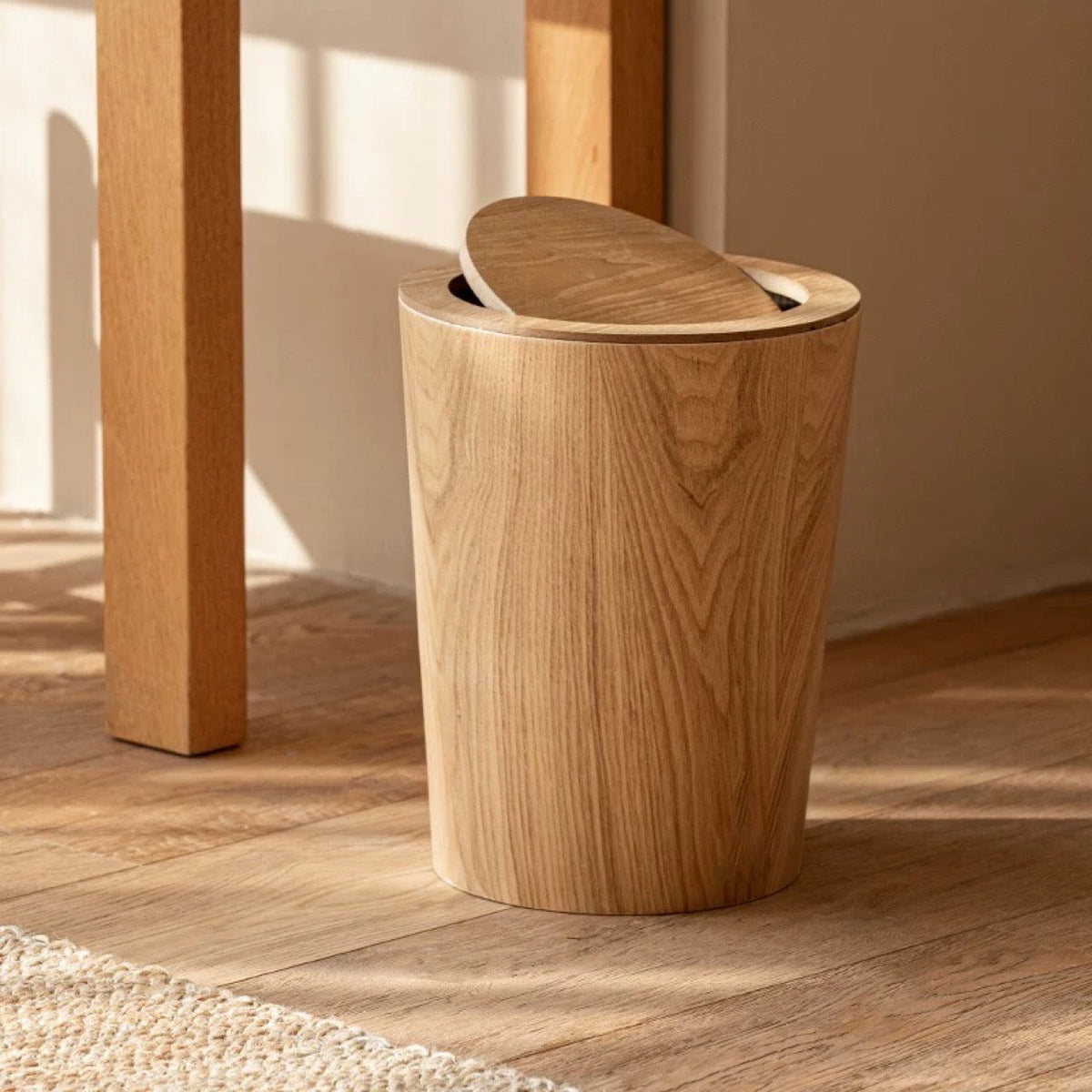 Trash Bin with Rotating Lid