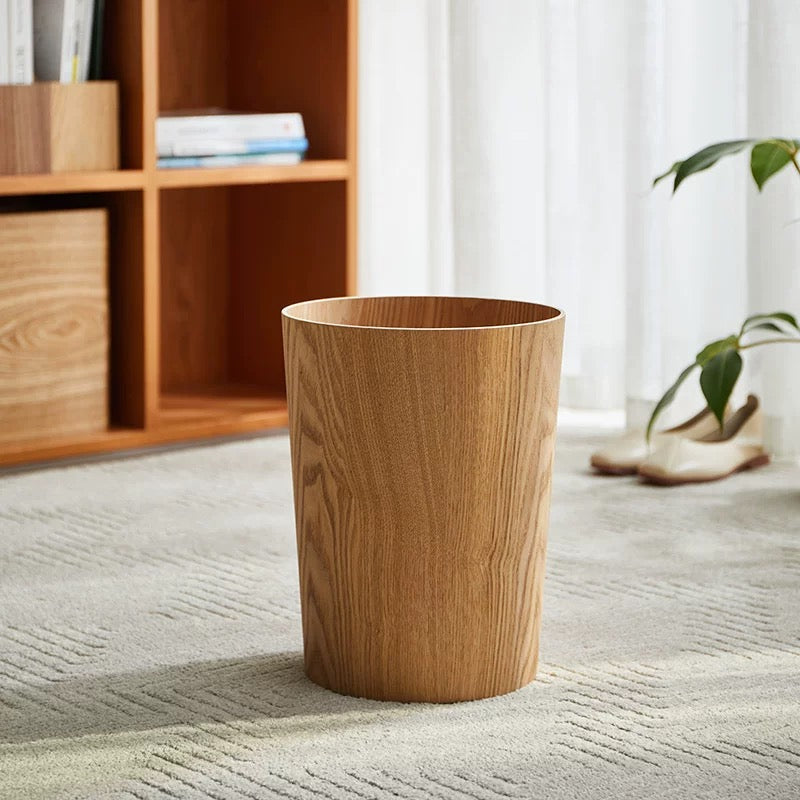 Trash Bin with Rotating Lid