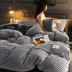 Duvet Cover Set | Soft Velvet & Warm | 3-Piece Set